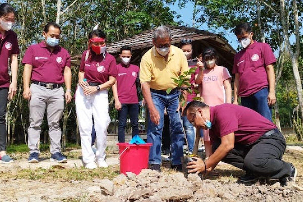 Paguyuban Sinar Mas gelar bakti sosial kunjungi Panti Werdha Sumarah