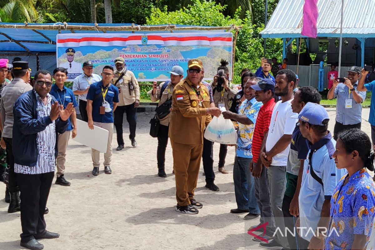 Tol Laut menjawab kesulitan transportasi pulau terluar Papua Barat