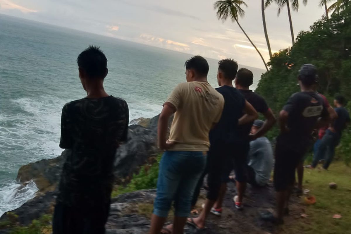 Warga Aceh Jaya jatuh ke laut saat mancing, dua belum ditemukan