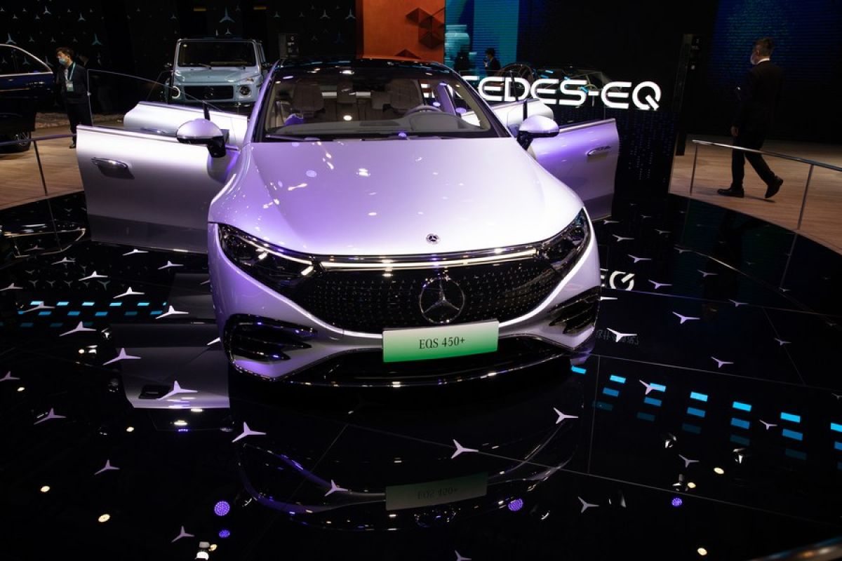 Mercedes-Benz "recall" lebih dari 10.000 mobil impor di China