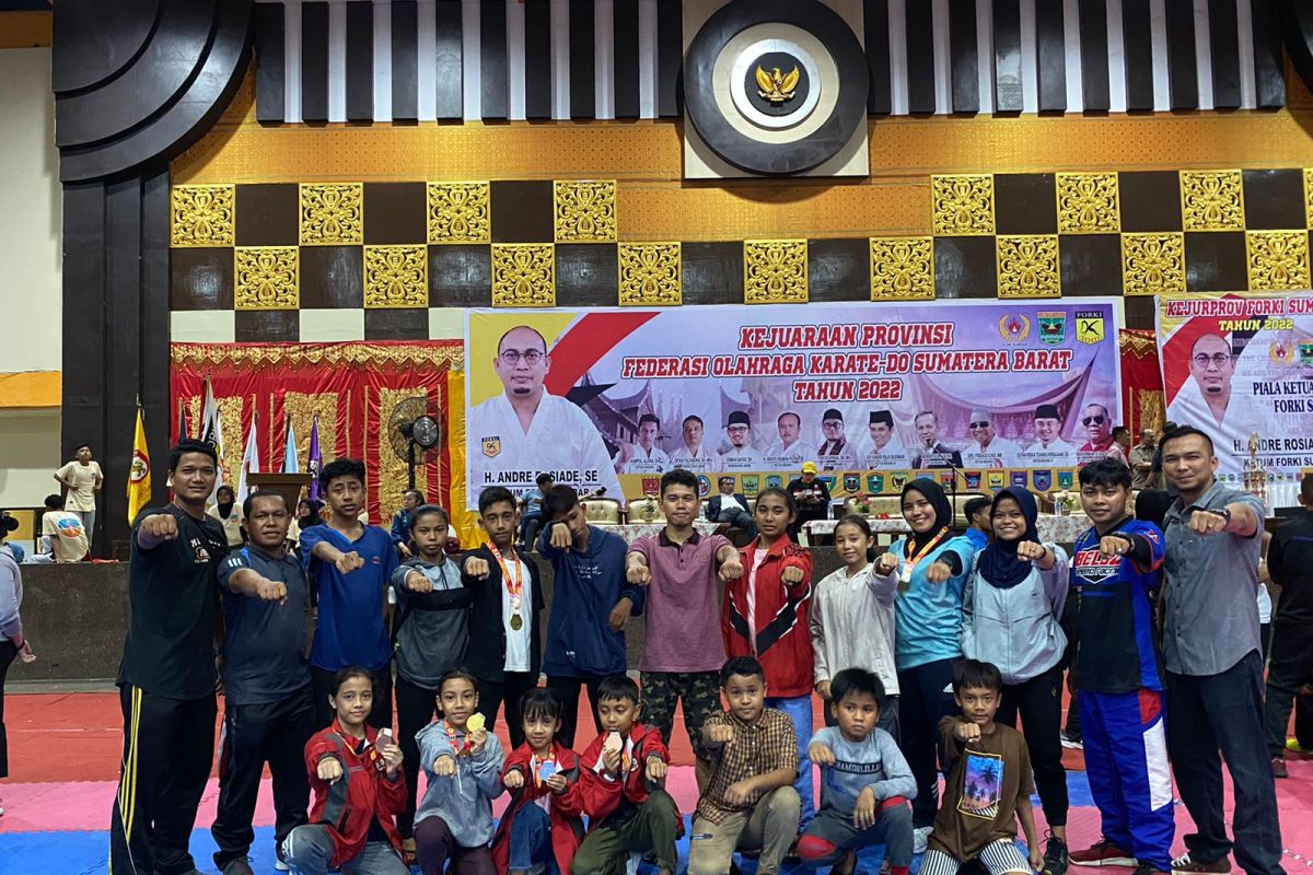 Atlet Forki Limapuluh Kota raih tiga medali emas di Kejurprov Sumbar Karate-Do