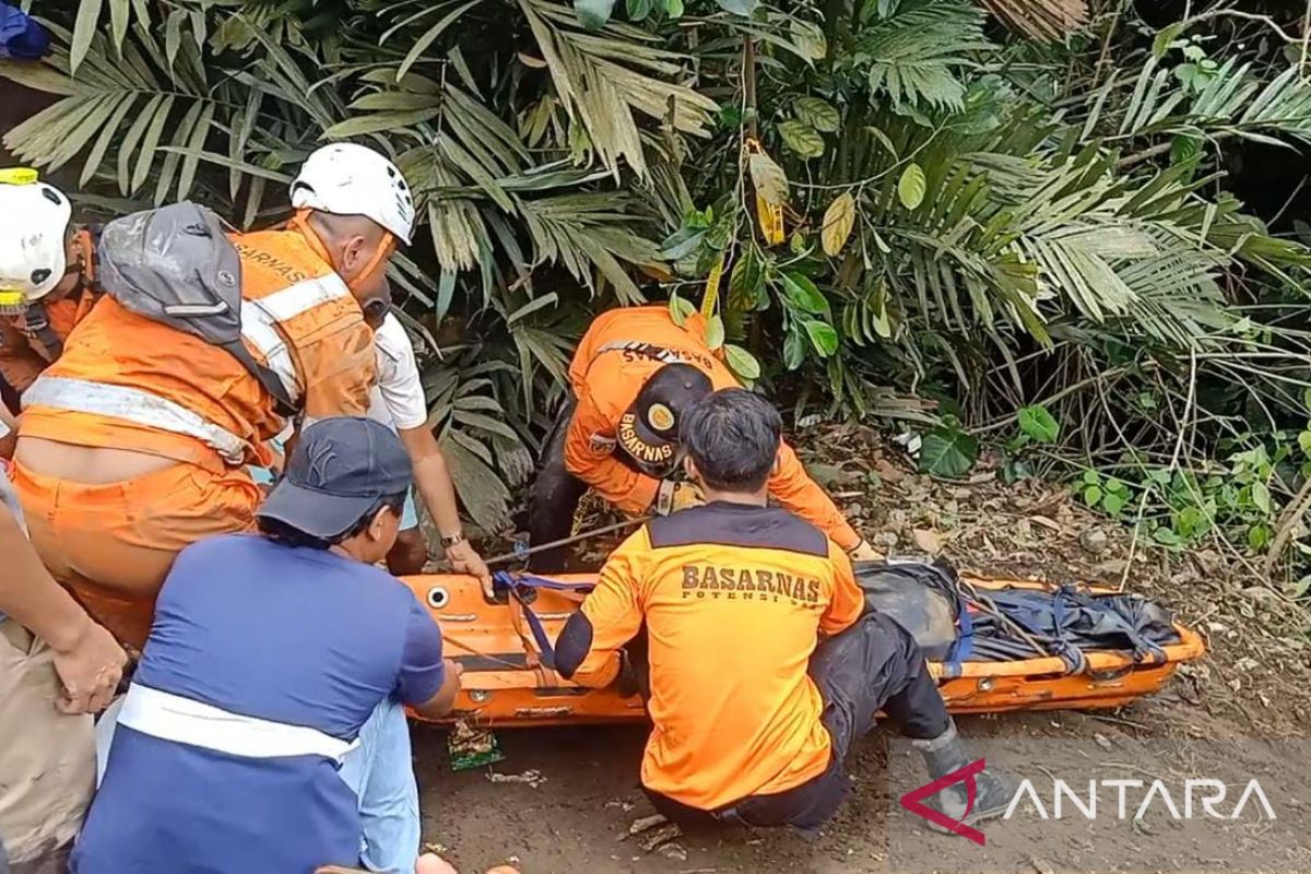 Sopir truk masuk jurang di Rejang Lebong ditemukan tewas