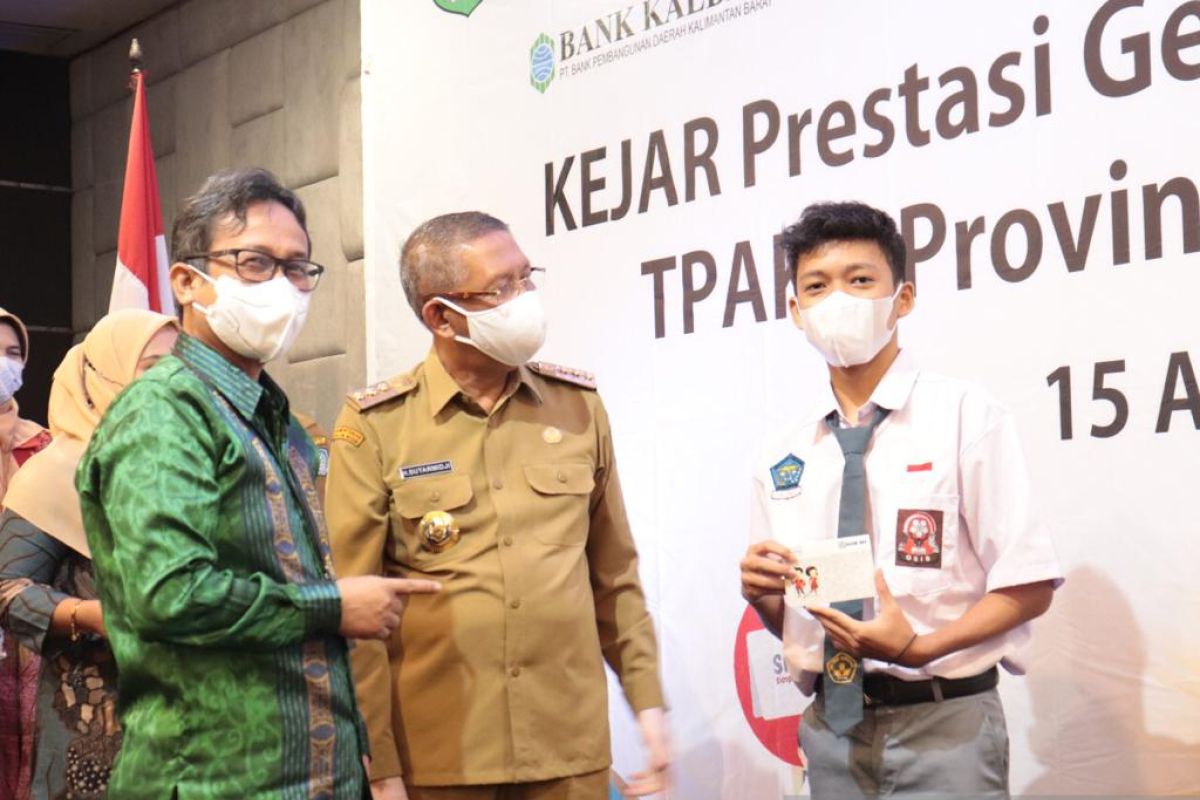 OJK Kalbar edukasi pelajar SMA/SMK giat menabung