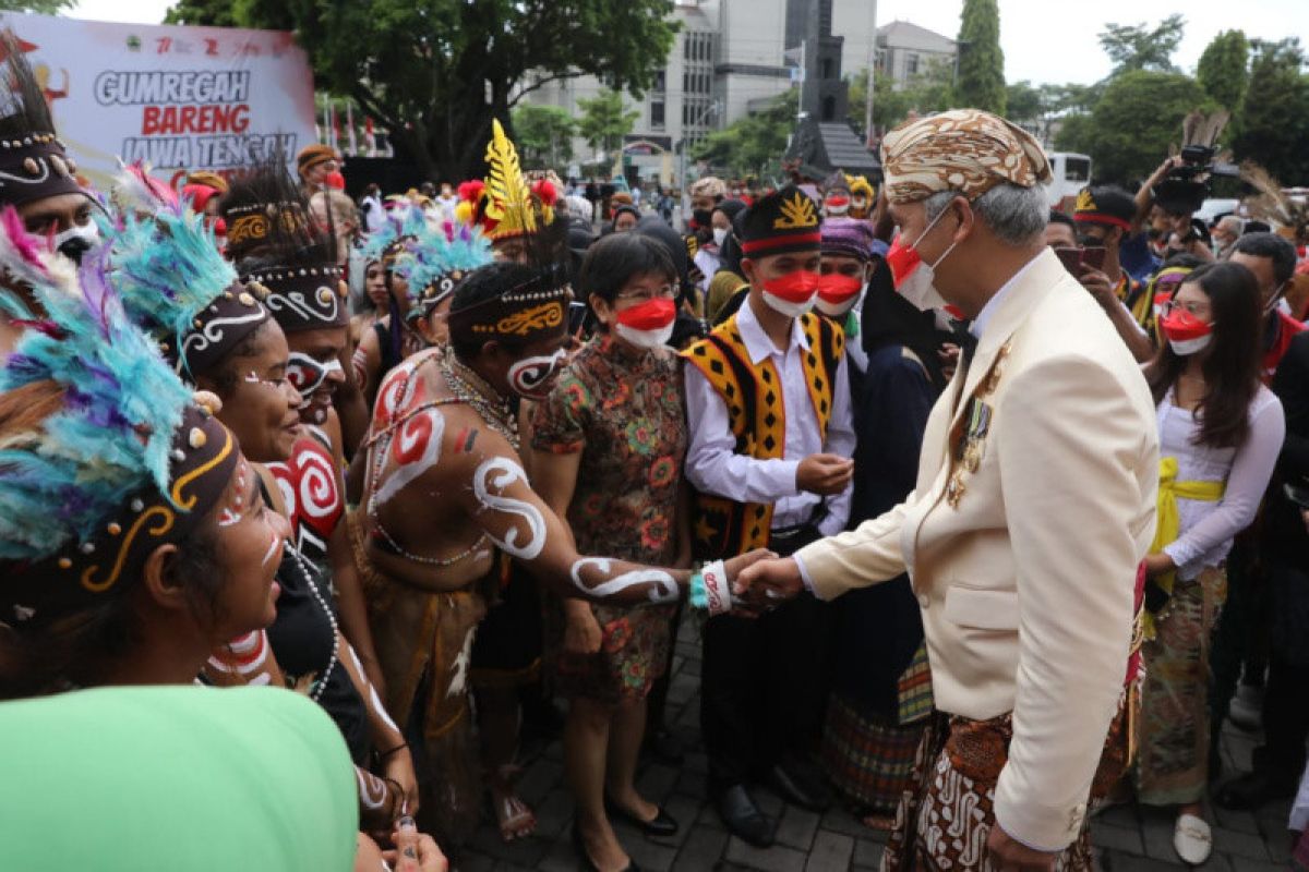 Kemeriahan warga berbagai etnis di HUT Ke-72 Provinsi Jateng