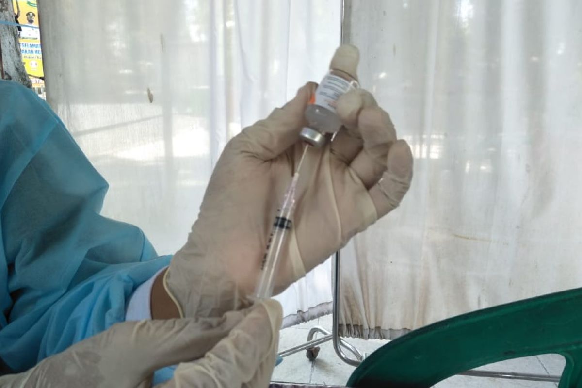 Kegiatan vaksinasi COVID-19 masih berjalan di Puskesmas Mataram