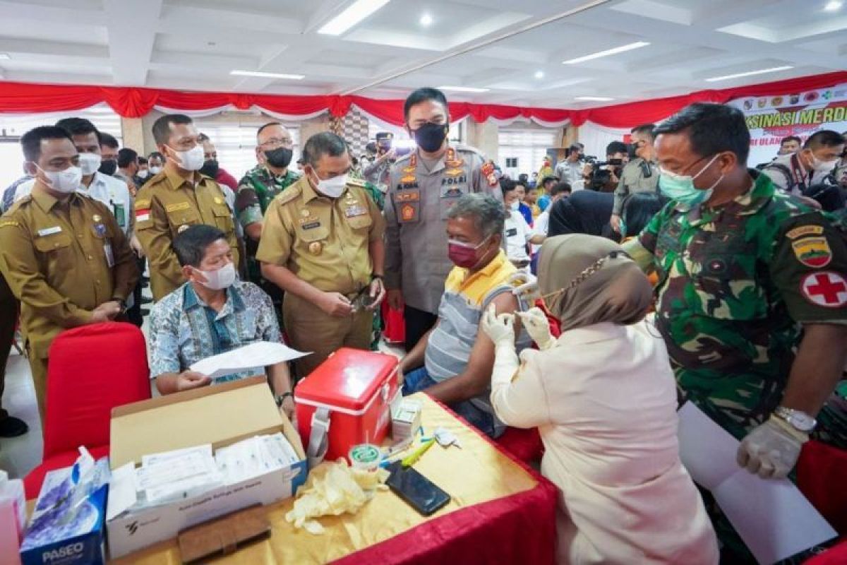 Wakil Gubernur Riau apresiasi vaksinasi Merdeka di Polresta Pekanbaru