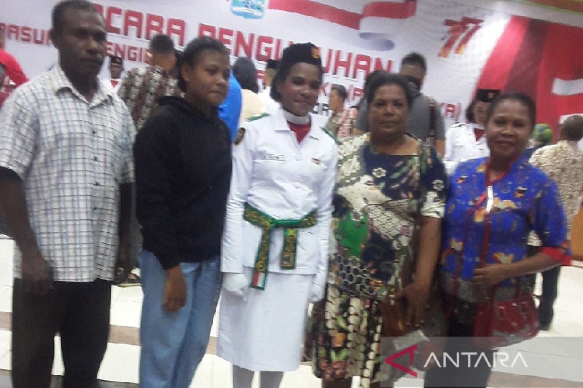 Lidia Dimara, siswi asli Papua bangga menjadi Paskibra