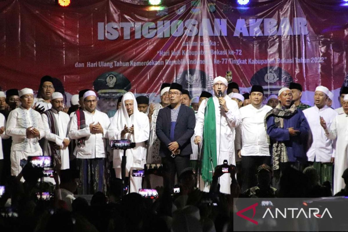 Warga Bekasi hadiri istighotsah bersama Habib Luthfi Bin Yahya