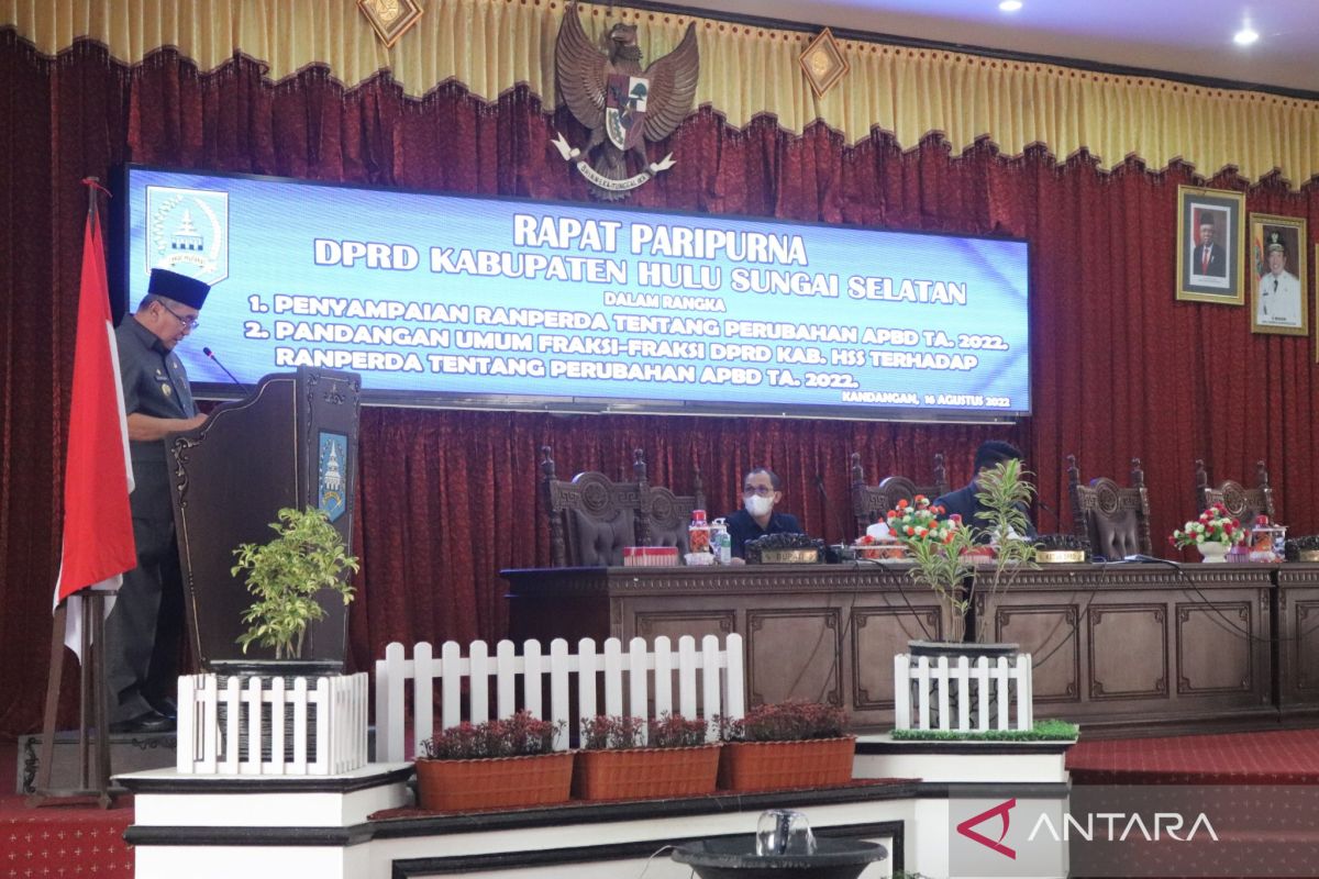 Bupati HSS sampaikan Raperda Perubahan APBD 2022