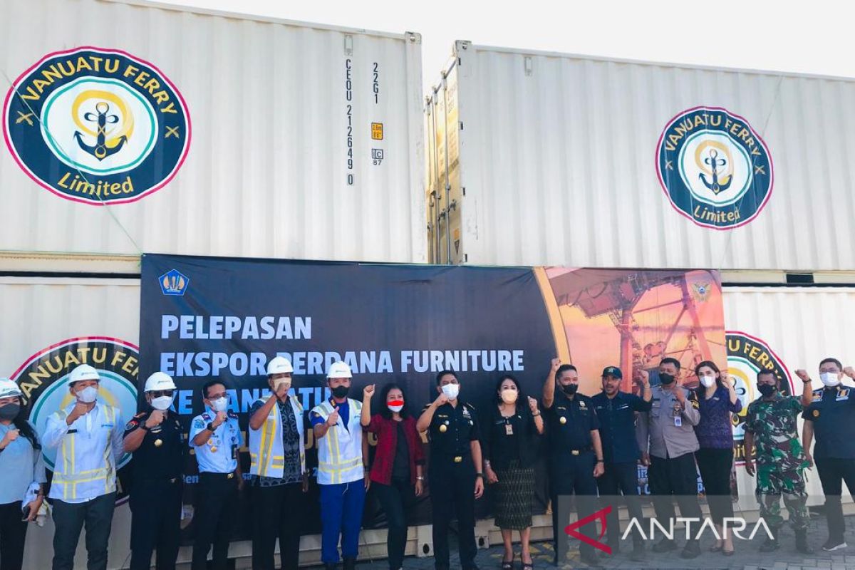 Bea Cukai Denpasar lepas 34 kontainer barang ekspor ke Vanuatu