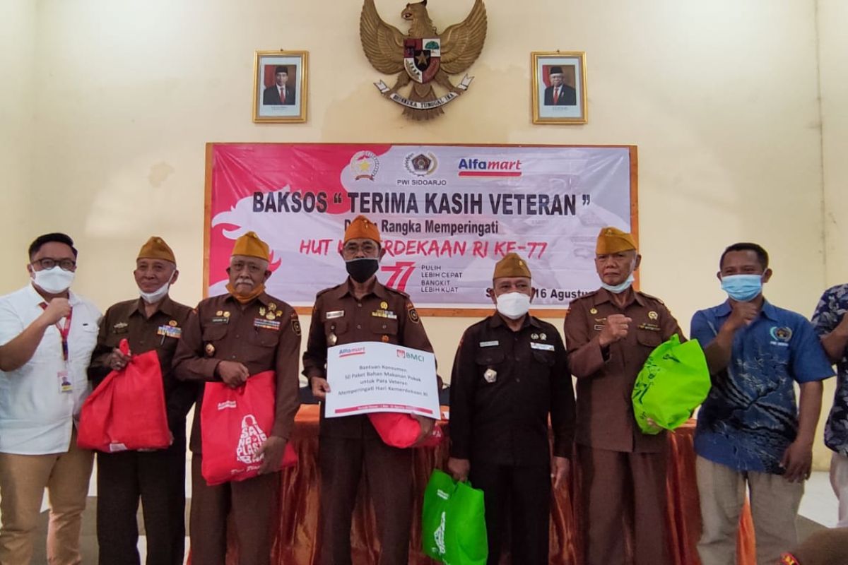 PWI Sidoarjo berikan bantuan kepada veteran