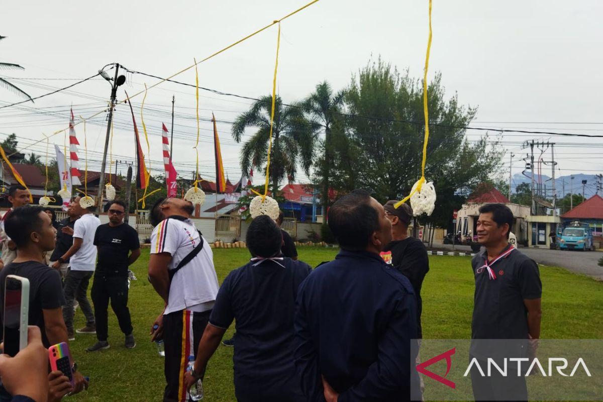 Jelang HUT RI yang ke-77 tahun 2022 sekretariat daerah gelar lomba di Balai Kota Solok