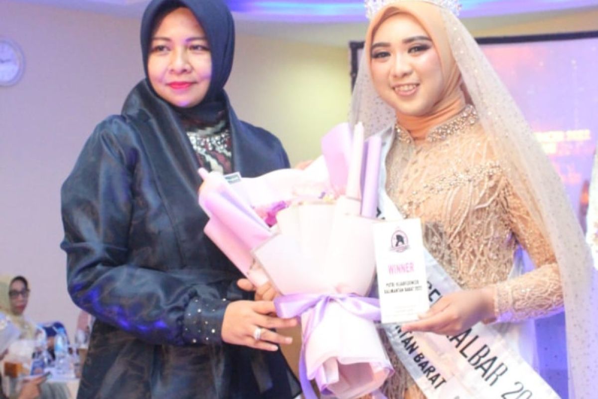 Alda Swarni Dewi terpilih sebagai Putri Hijab Kalbar tahun 2022