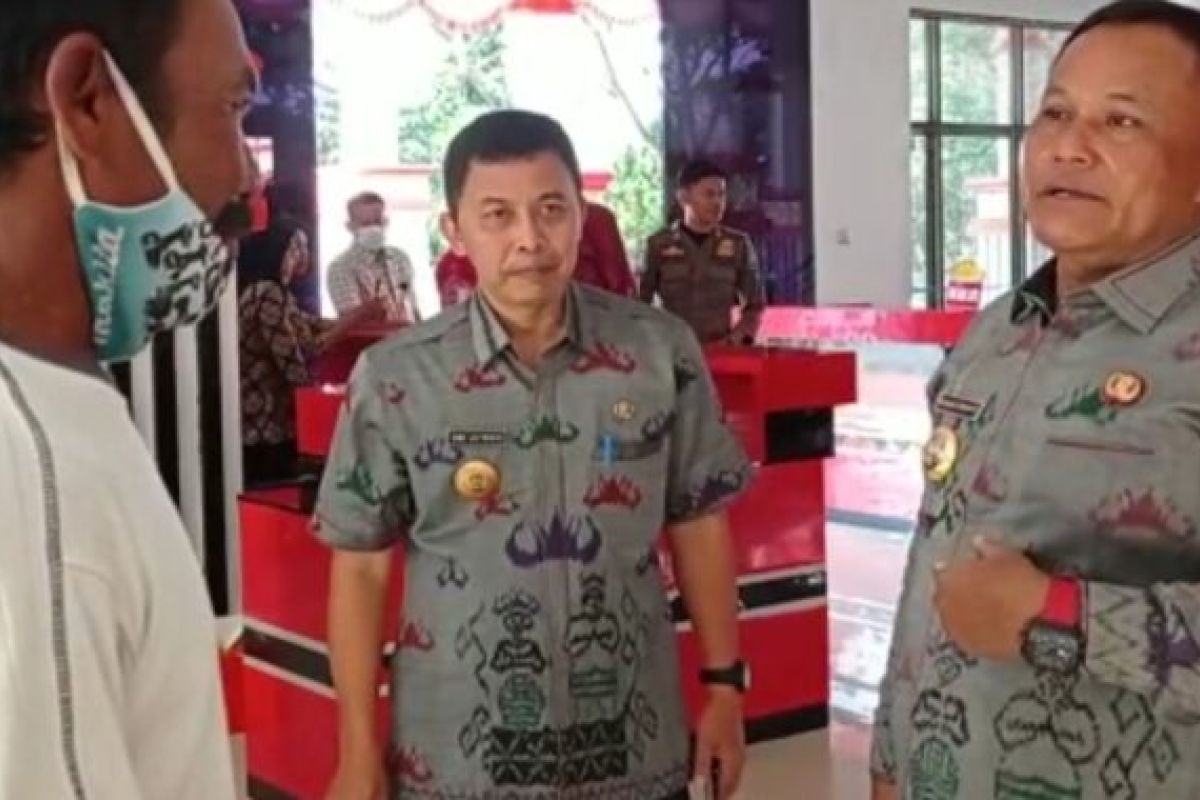 Bupati Lampung Selatan imbau nelayan dan petani segera lakukan vaksin