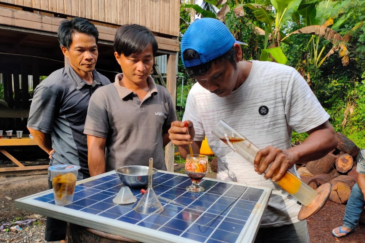 Tingkatkan kesejahteraan warga, "sulap" limbah gaharu jadi "cuan"