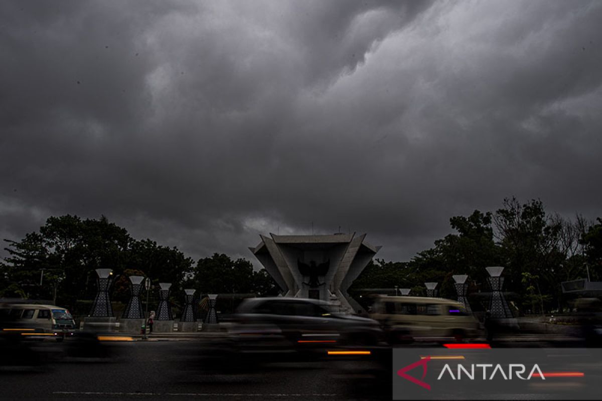 Jambi berpotensi mengalami hujan dengan intensitas sedang hingga lebat