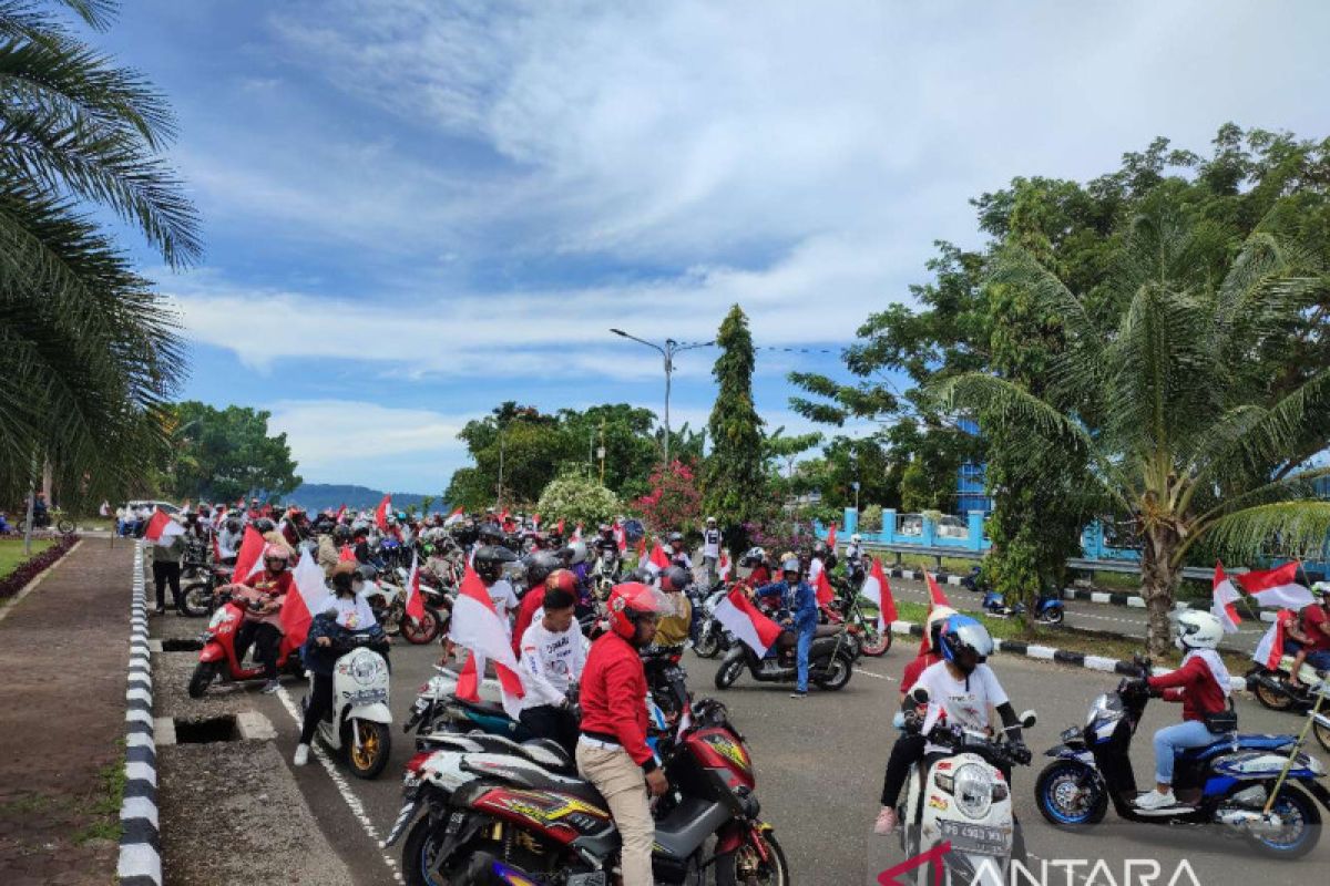 Komunitas motor konvoi merah putih meriahkan HUT RI di Papua Barat