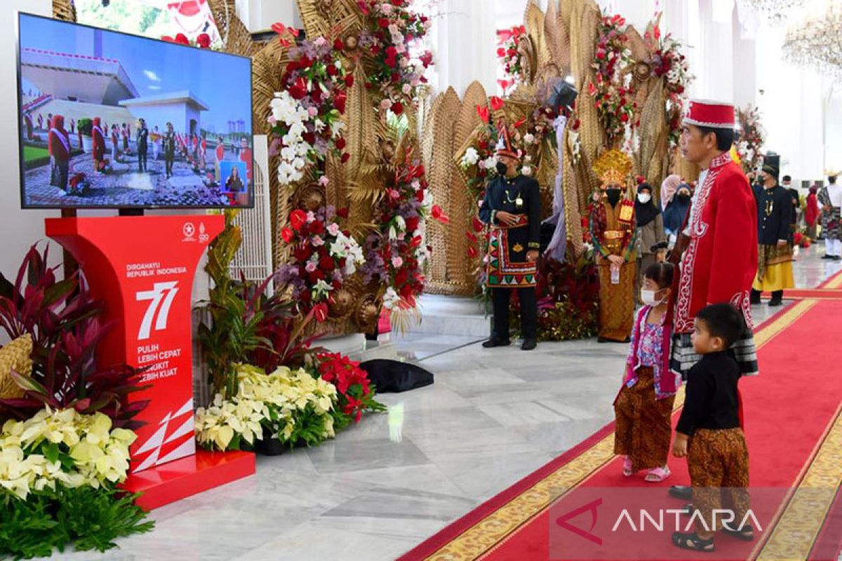 Presiden ajak cucu saksikan kirab budaya saat HUT RI