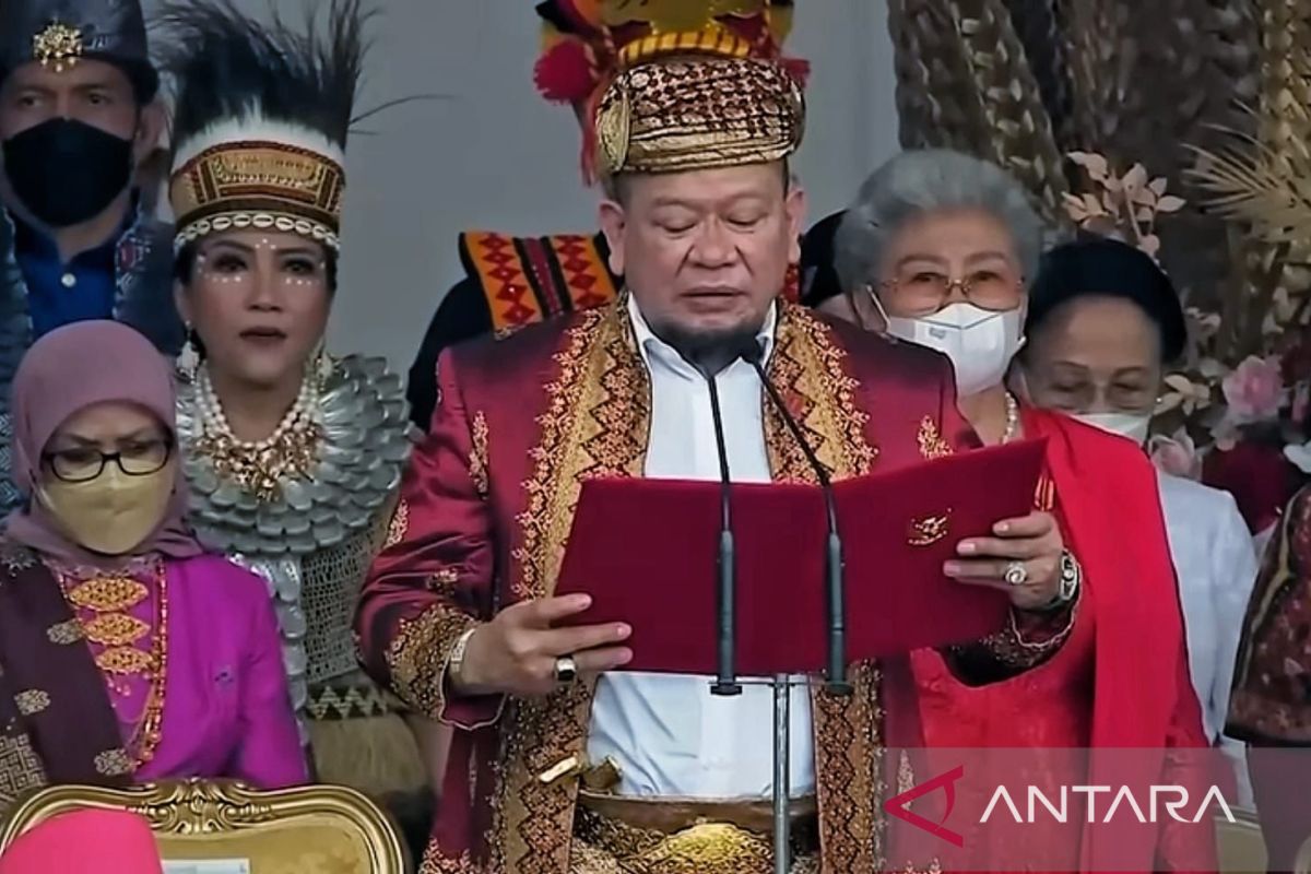 LaNyalla ungkap makna pakai baju adat Minang saat baca teks proklamasi