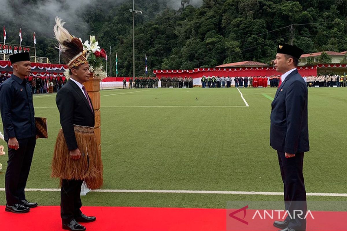 Pimpin upacara HUT RI di Papua, Bahlil tekankan pentingnya hilirisasi