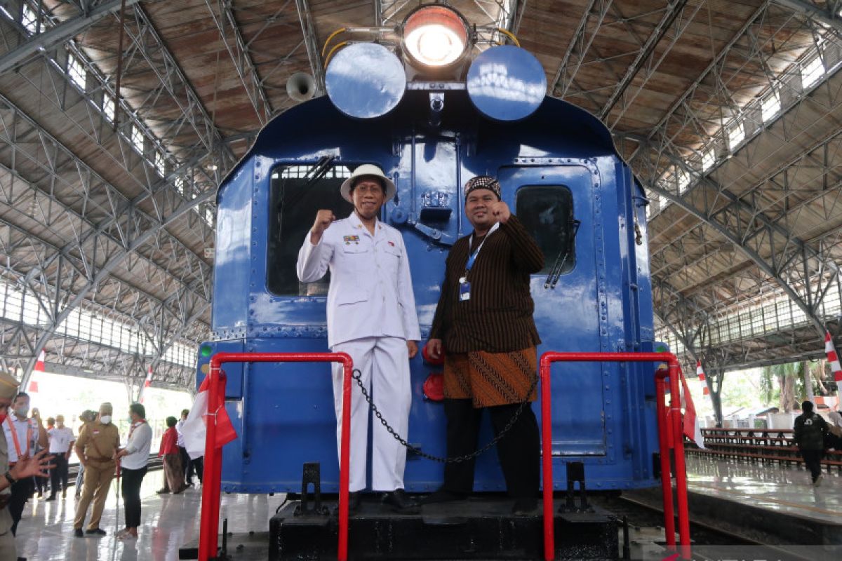 KAI pamer lokomotif listrik usia 97 tahun di Stasiun KA Tanjung Priok
