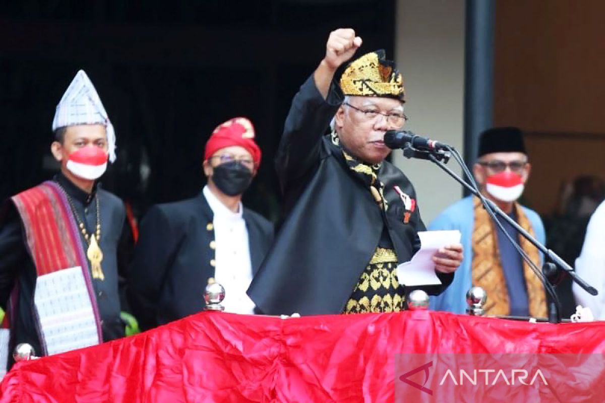 Menteri PUPR pakai baju adat Sasak di HUT RI dukung DPSP Lombok