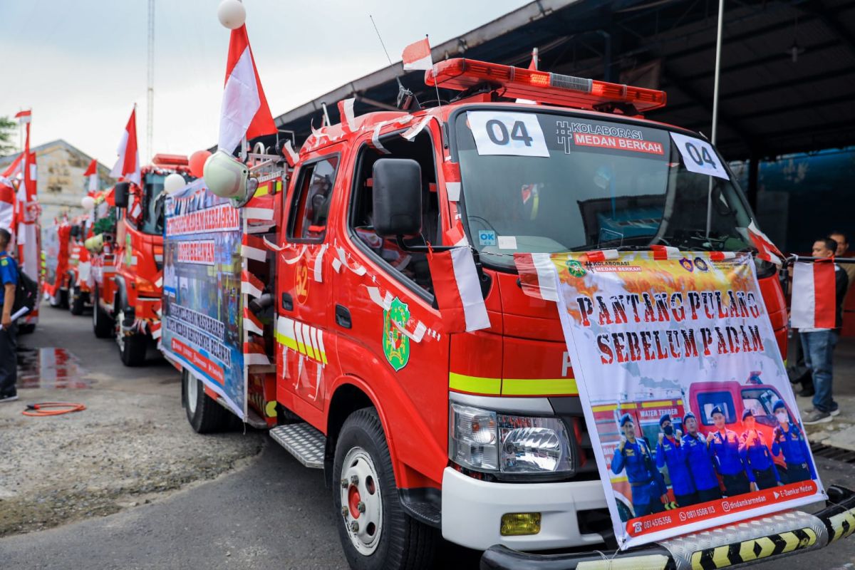 Lima damkar di Kota Medan ikuti lomba hias armada HUT Kemerdekaan
