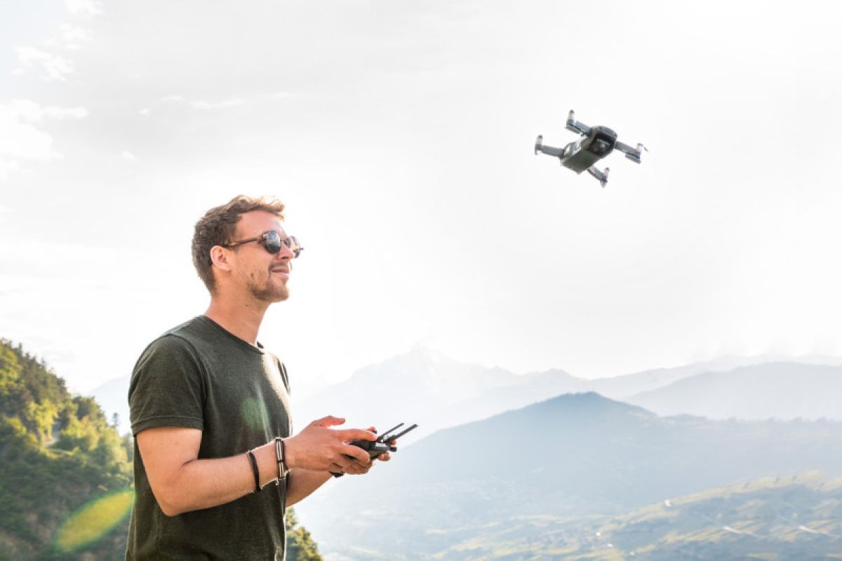 Kiat berkarir menjadi pilot drone profesional