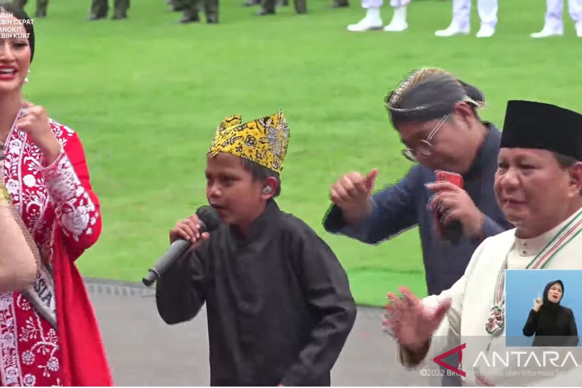 Presiden Jokowi berpesan agar Farel Prayoga tetap semangat bersekolah