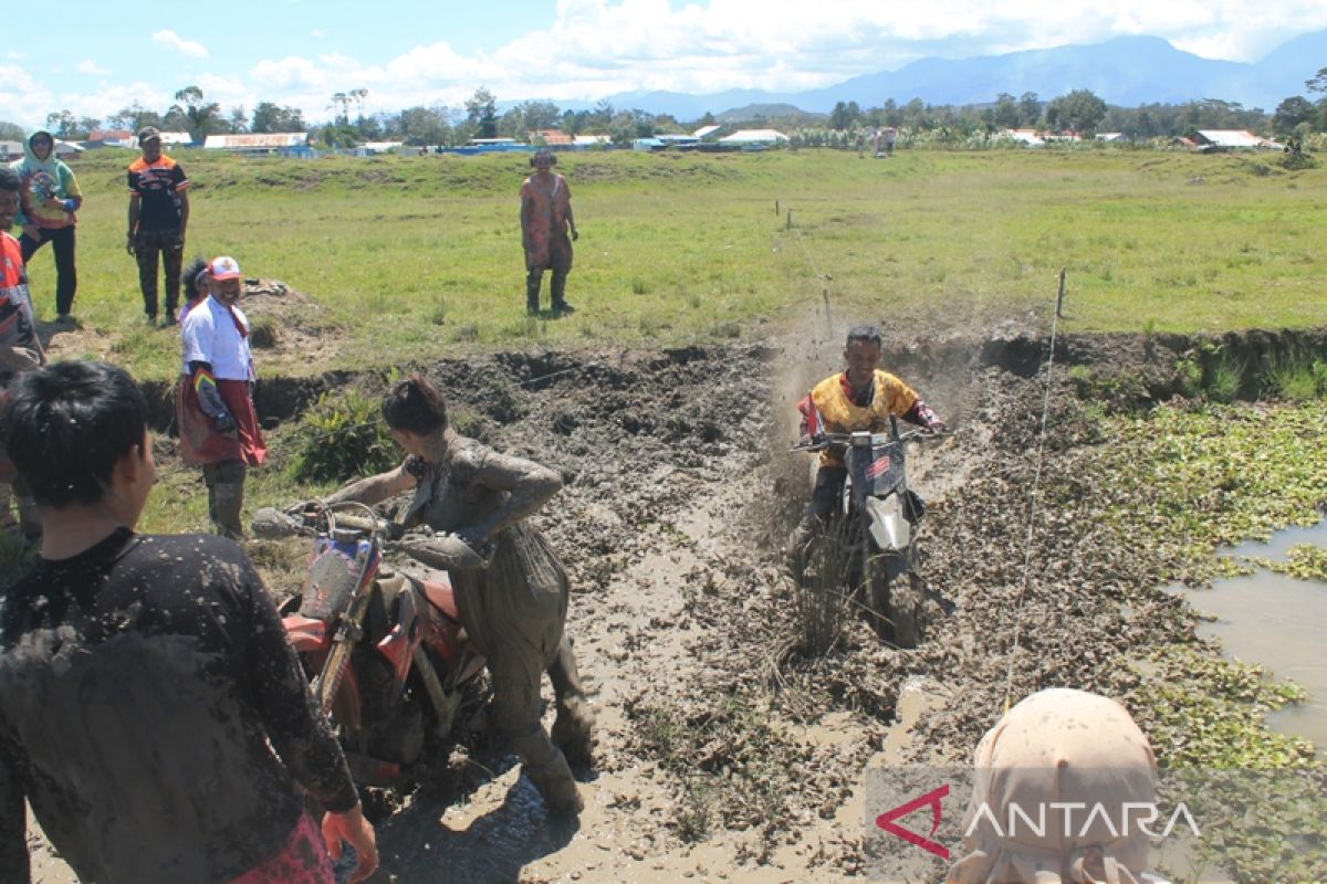 Komunitas trail Jayawijaya suguhkan atraksi hiburan rayakan HUT RI