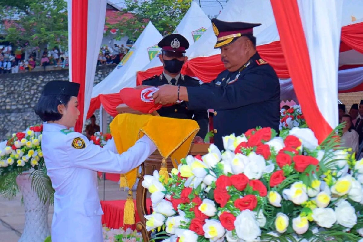 Wakapolres Morut jadi Irup penurunan Bendera Merah Putih