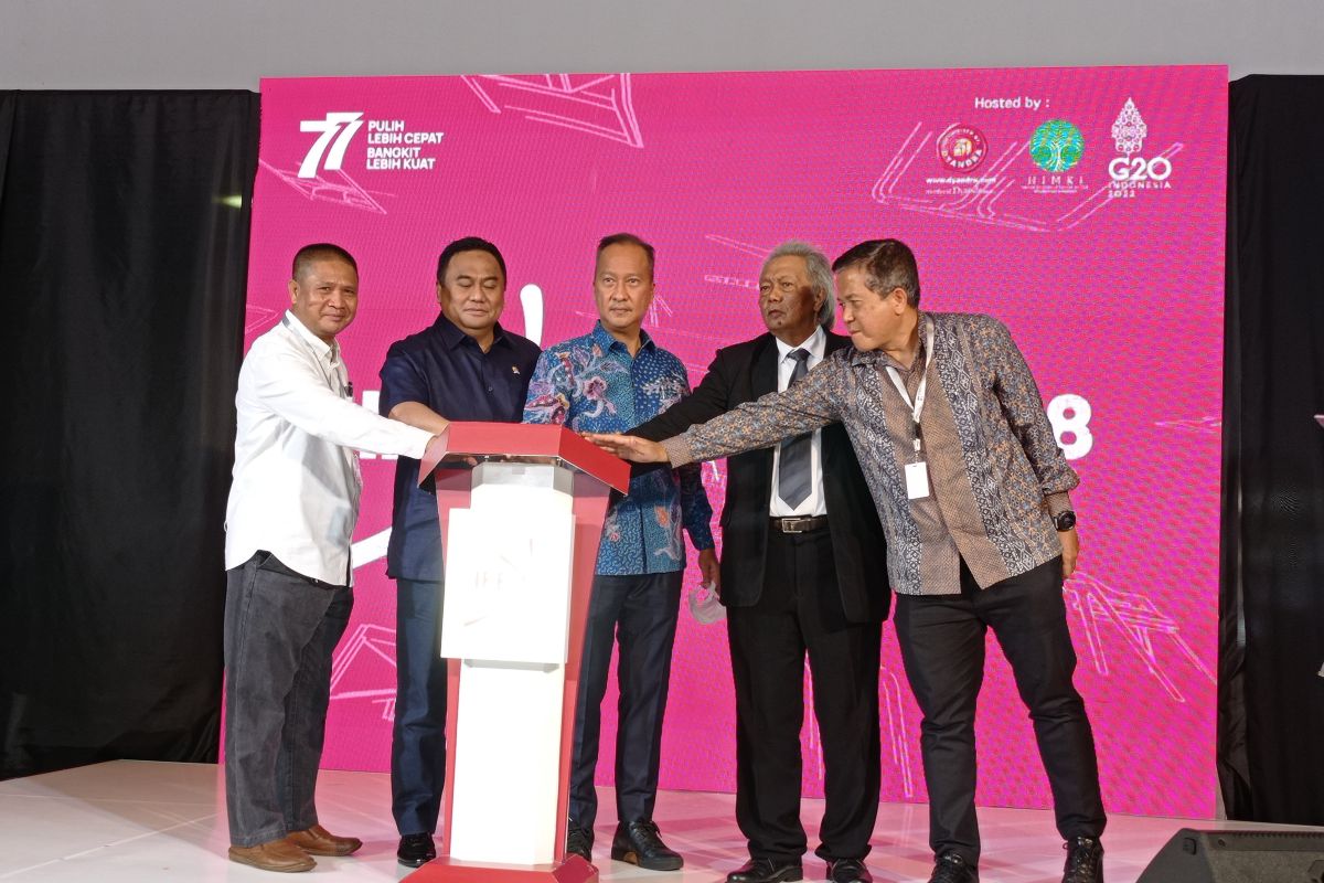 Minister to support achievement of US$5-bln furniture export target