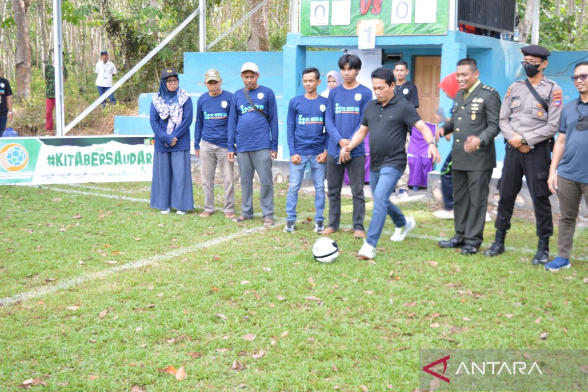 Bupati apresiasi turnamen sepak bola di Desa Lasung Batu