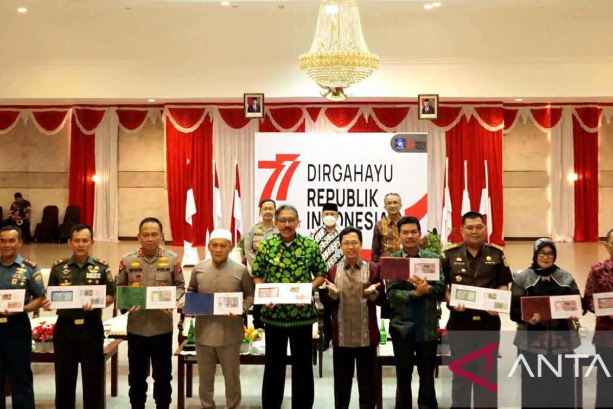 Pj Gubernur Babel hadiri peluncuran uang rupiah kertas tahun emisi 2022