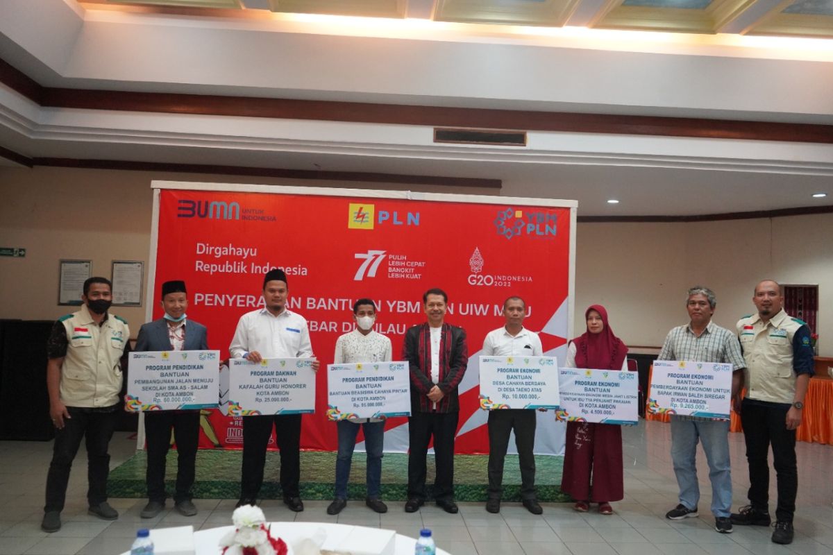 YBM PLN MMU salurkan bantuan pendidikan di Ambon