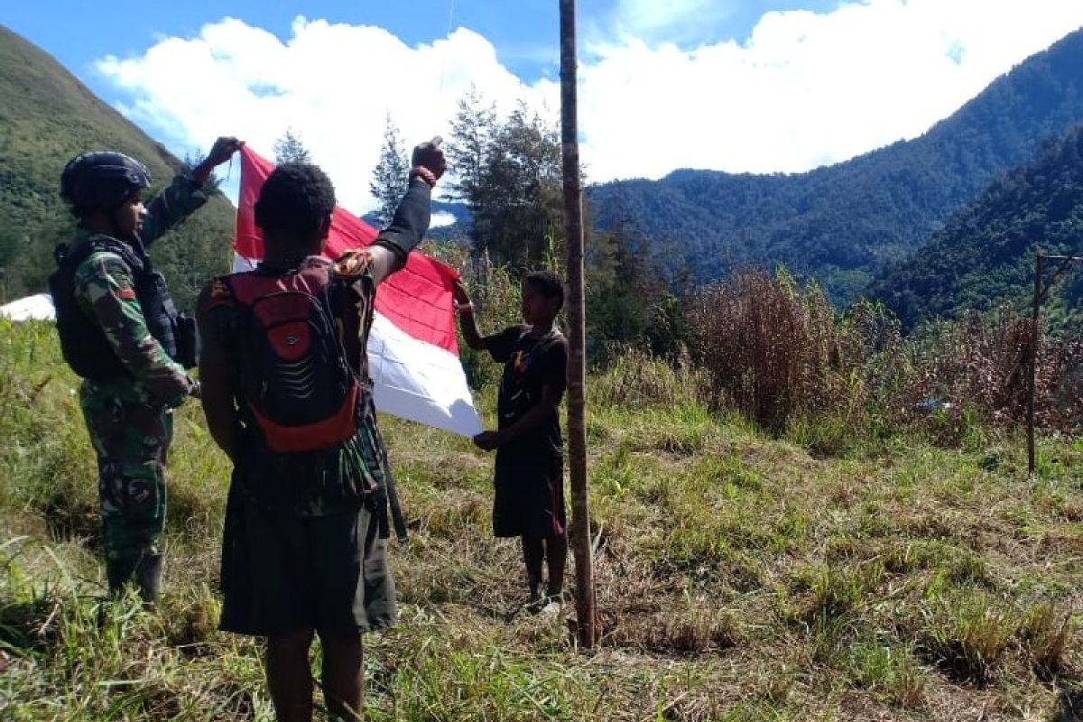 Warga Mayuberi kembali peringati HUT RI bersama Satgas Yonif 408/SHB