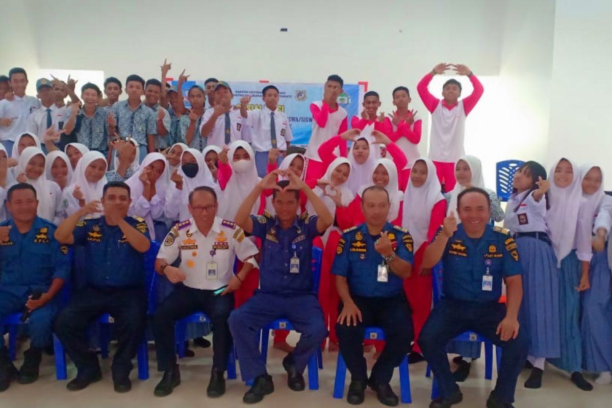 KSOP Ternate sosialisasi keselamatan pelayaran bagi siswa