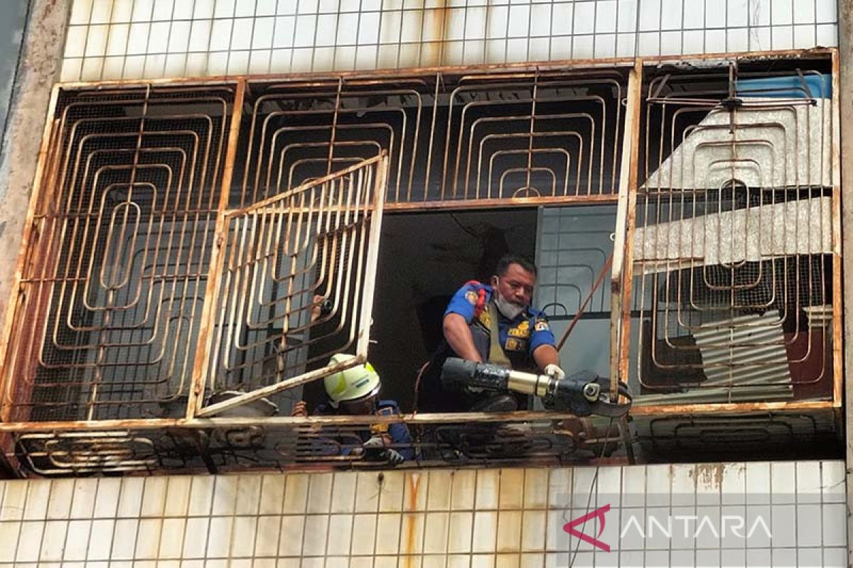 Warga Jakarta Barat diminta tak buat terali besi di jendela ruko