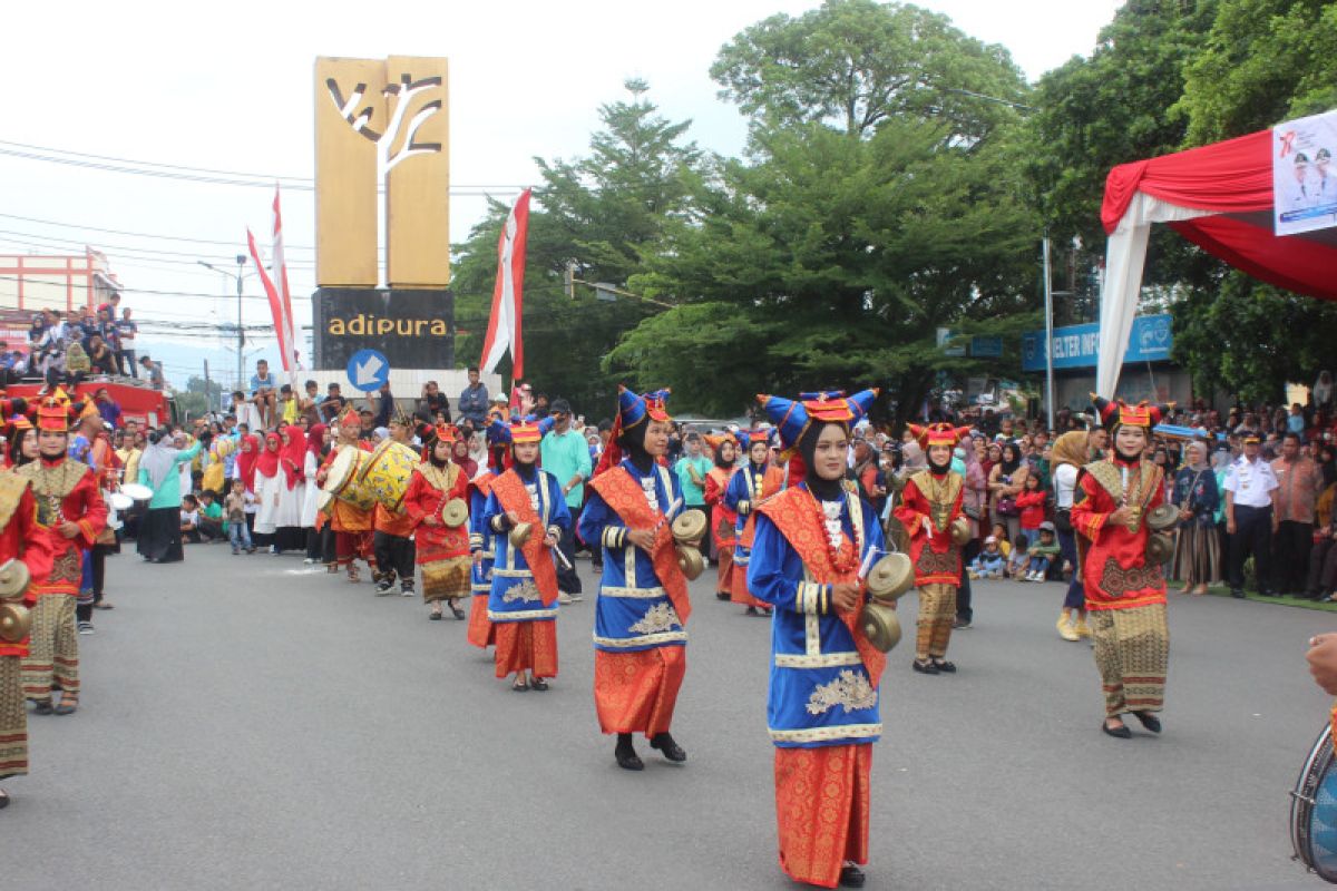 Pawai Alegoris dan karnaval pendidikan di Payakumbuh diikuti ribuan peserta