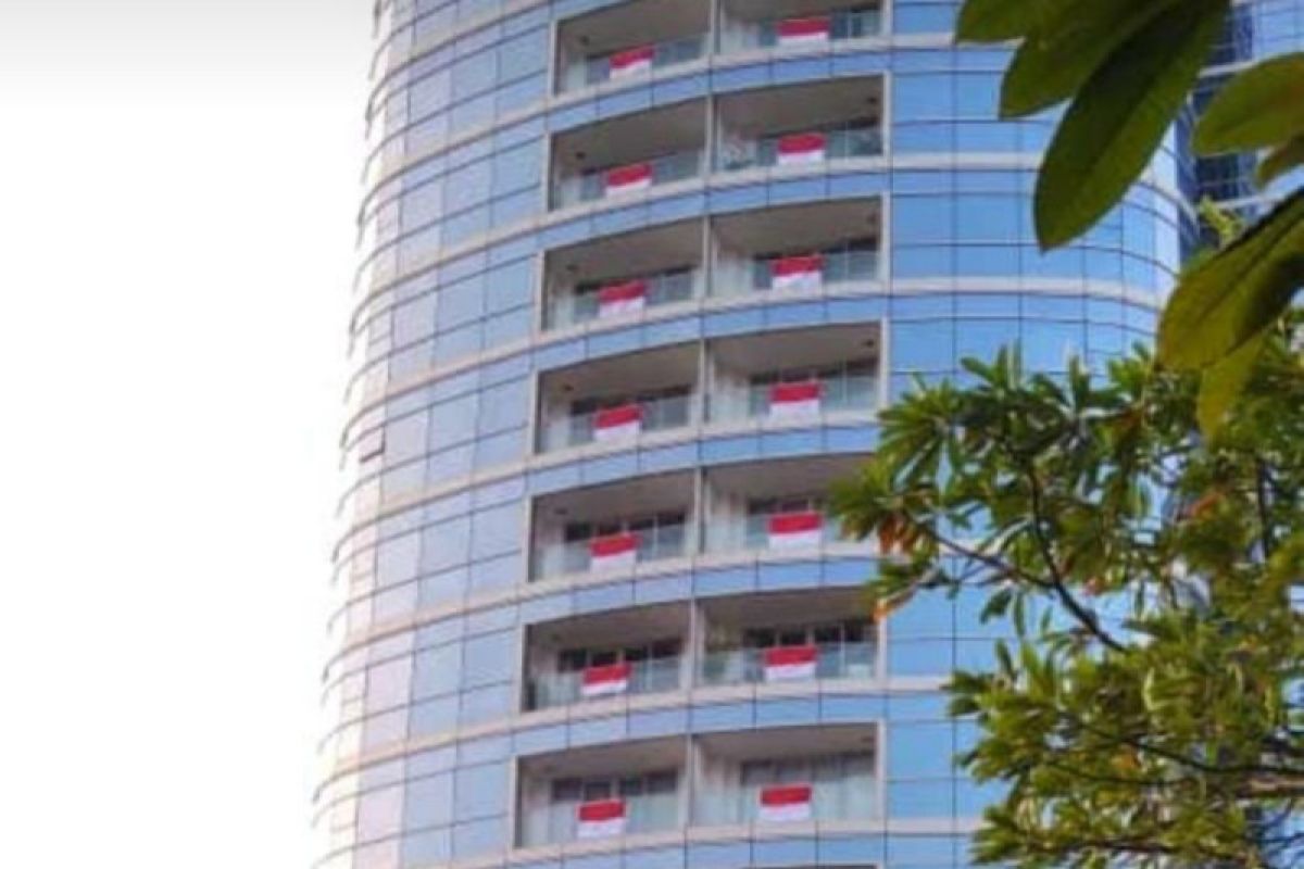 Penghuni apartemen di Surabaya pasang Merah Putih hingga lantai 55
