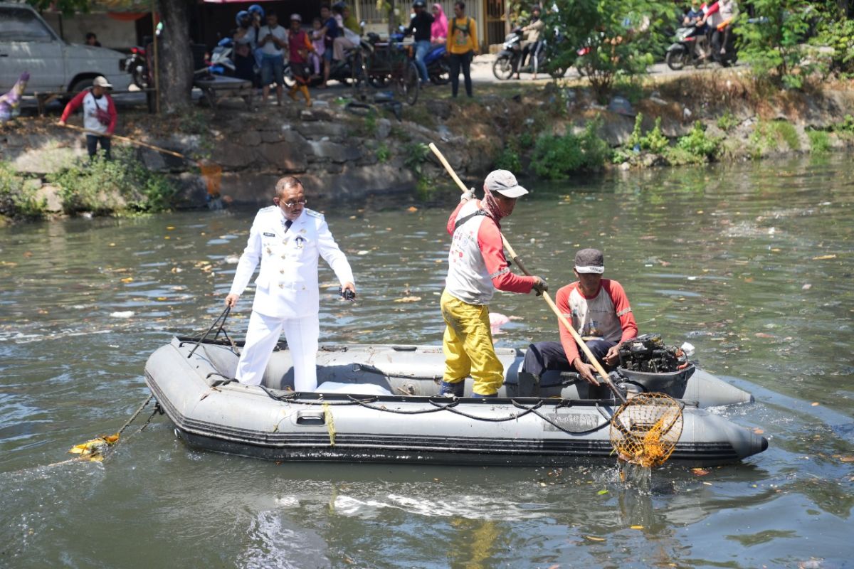 Armuji minta satgas tindak warga buang sampah sembarangan di sungai