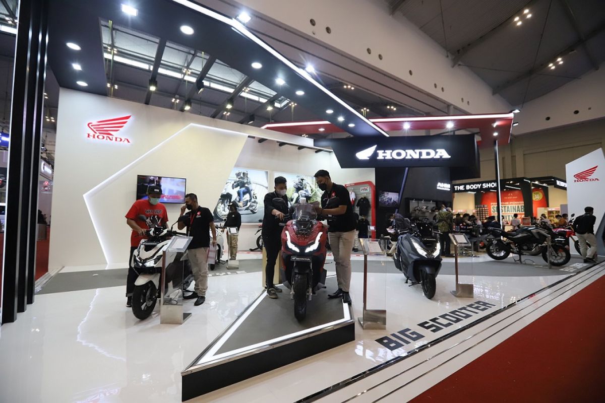 Honda ST125 Dax dan New Honda ADV160 tampil di GIIAS 2022