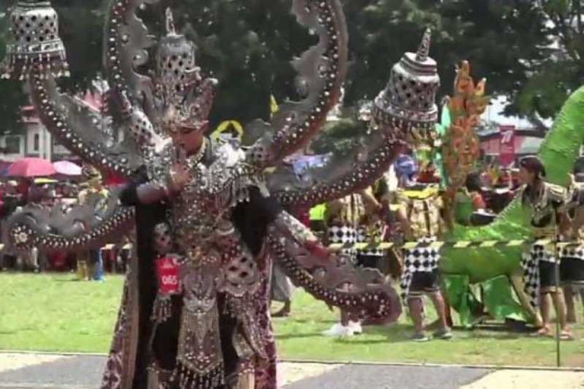 Wonosobo Costume Carnival memeriahkan HUT ke-77 Kemerdekaan RI
