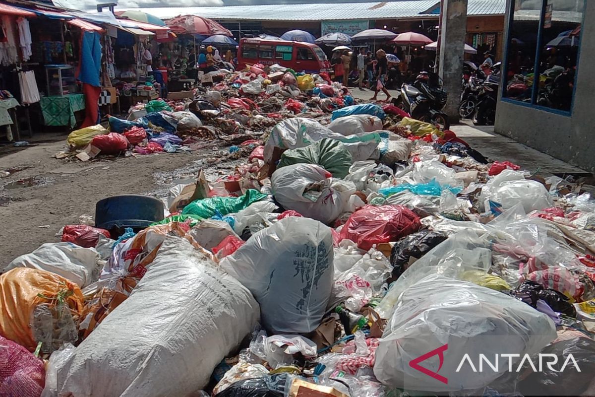 Pemkot Ambon alihkan penanganan sampah ke tingkat desa dan kelurahan