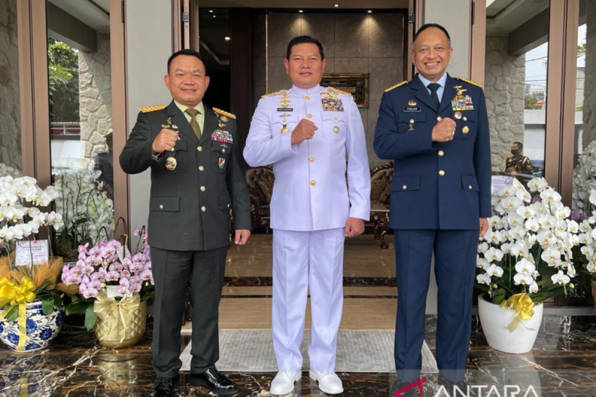 Pengamat apresiasi potret keakraban 3 kepala staf TNI