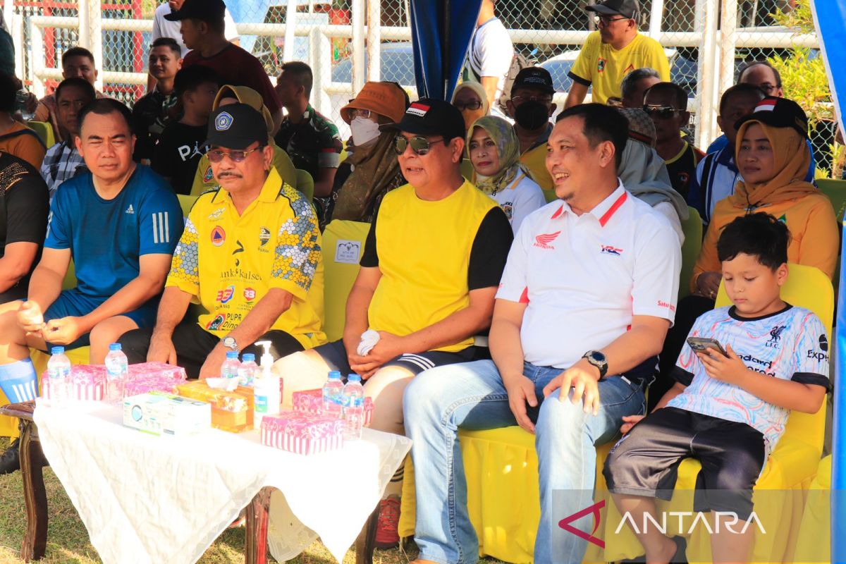 Gubernur buka turnamen sepak bola usia 40 se-Banjarbaru