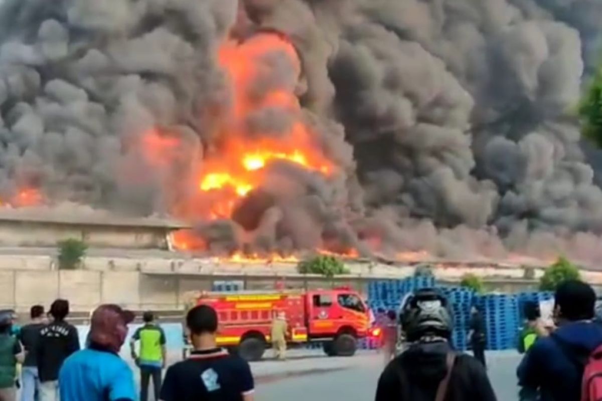 Pabrik aluminium foil di Bogor terbakar, tidak ada korban jiwa