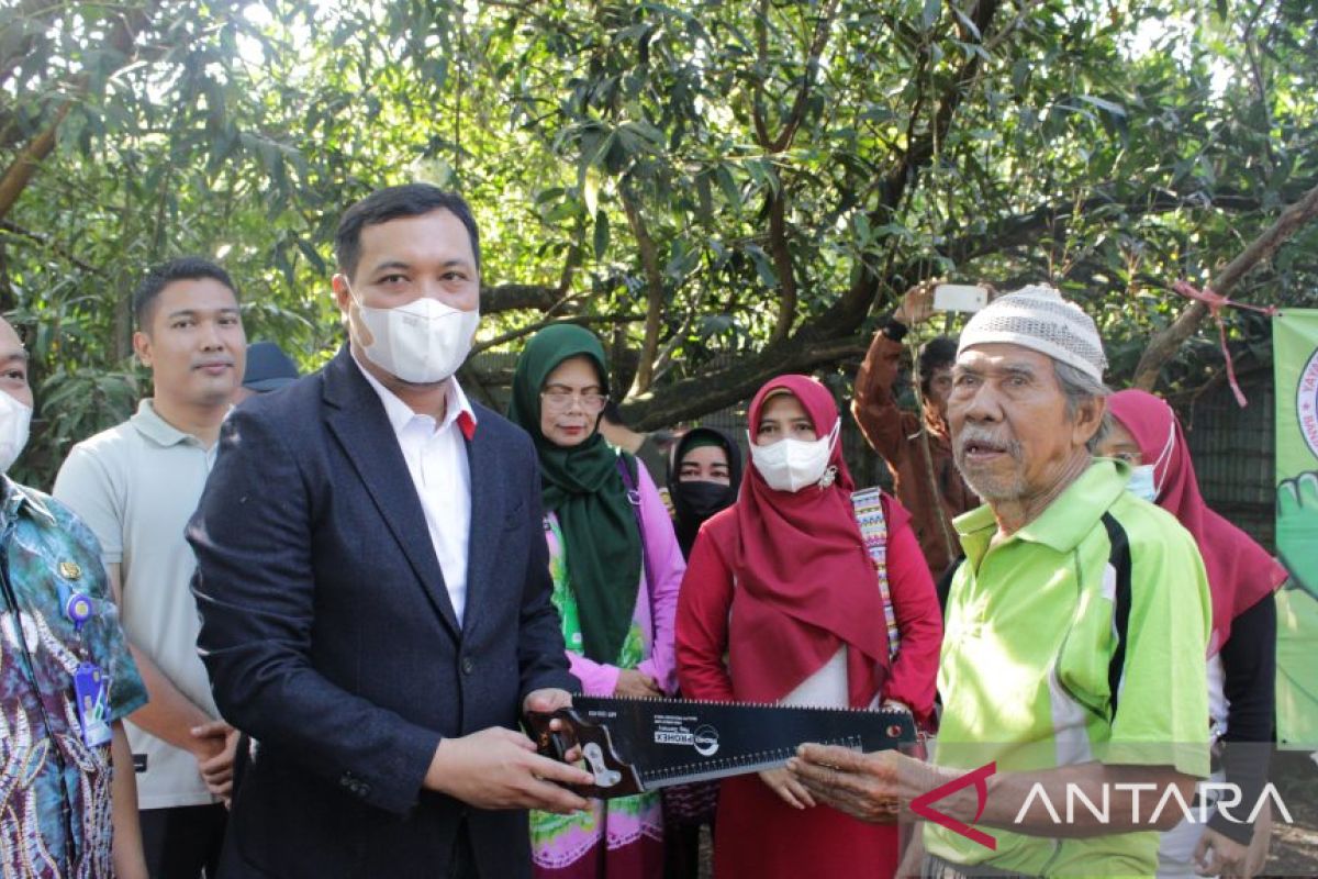 Pemkot Banjarbaru bedah rumah dua warga Guntung Manggis