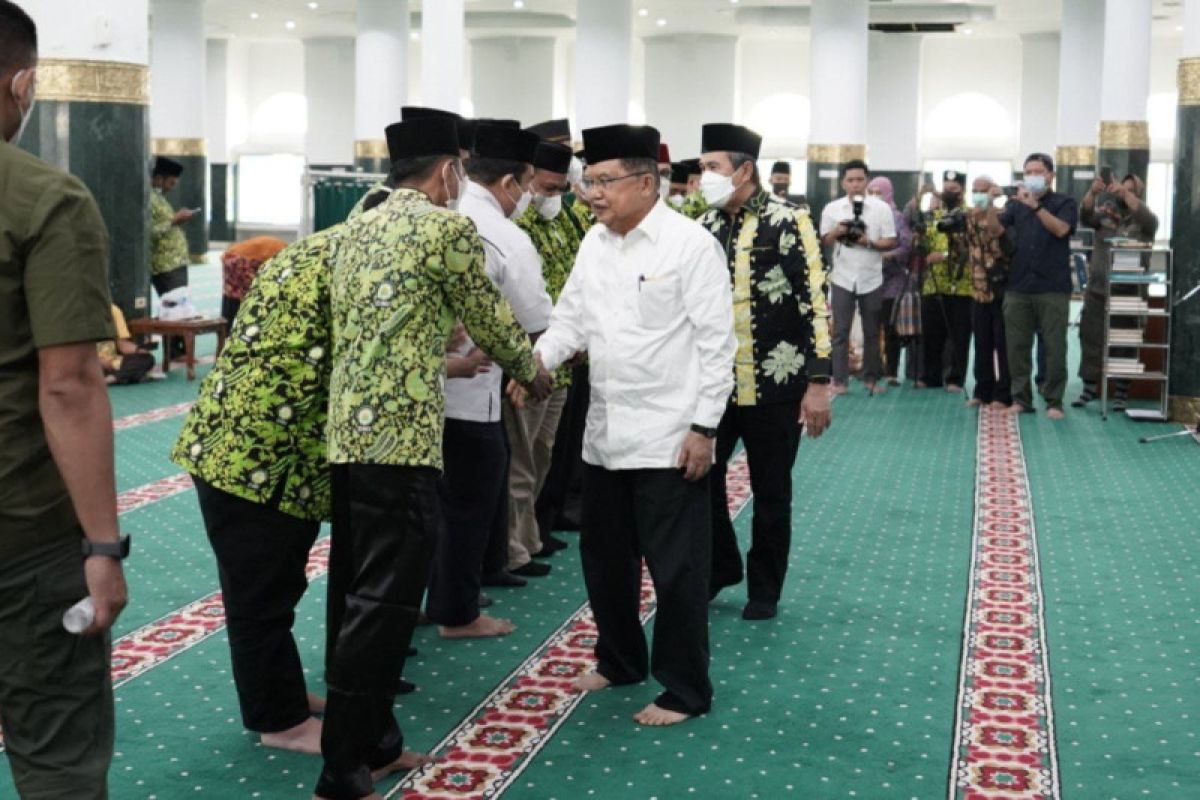 Galeri Foto - Melihat pelantikan Pengurus PW Dewan Masjid Indonesia Provinsi Riau