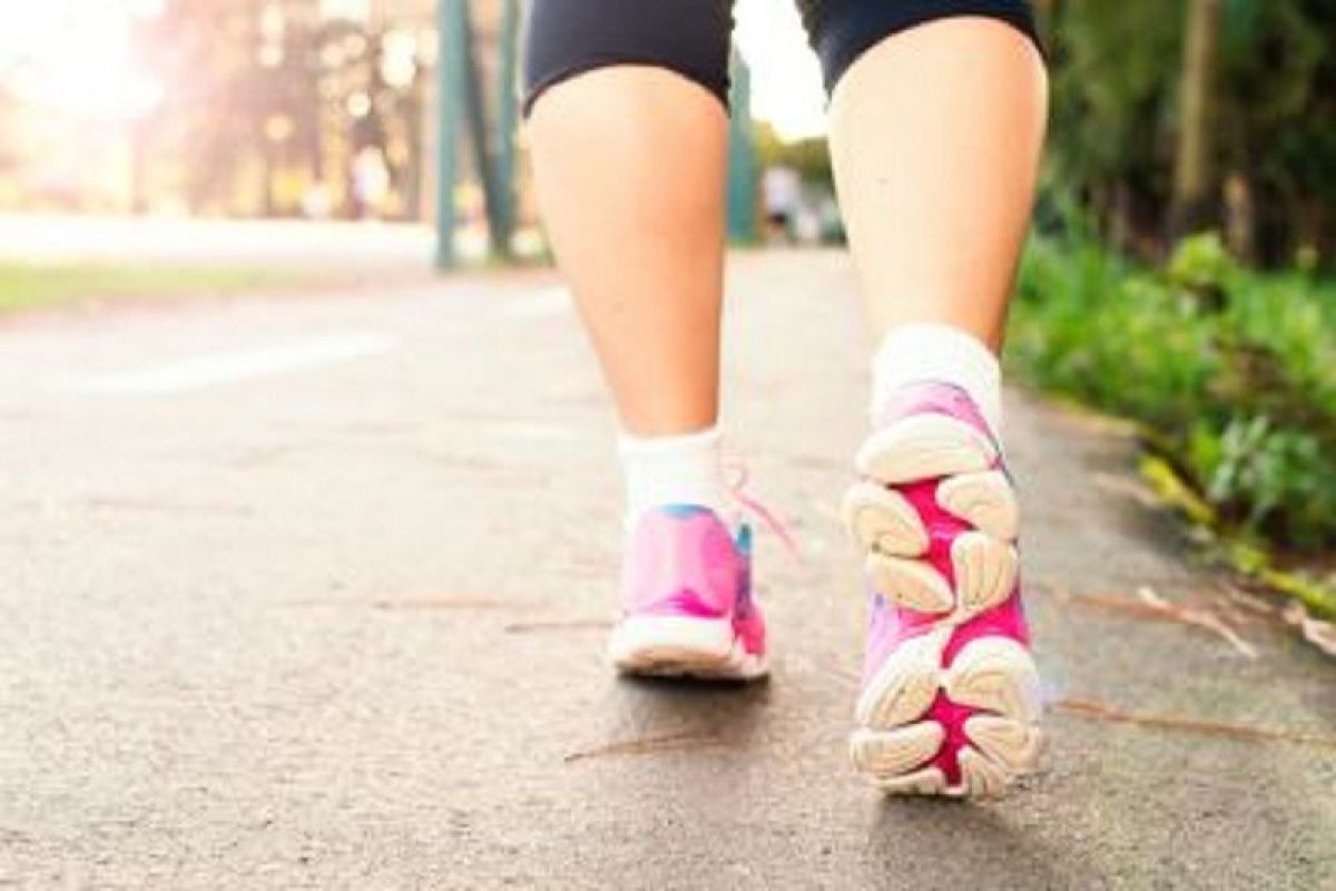 Berjalan selama dua menit setelah makan bisa bantu perbaiki kadar gula darah